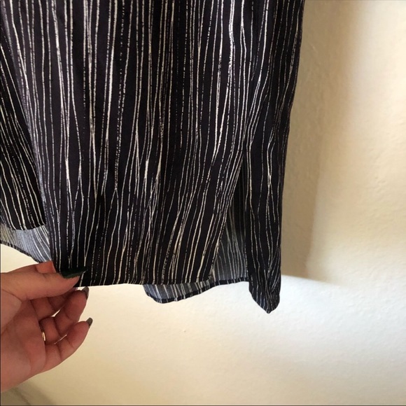 Vince | Wavy Stripe Printed Silk Dress - Picture 6 of 8